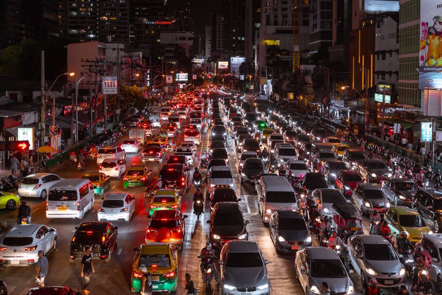 渋滞と電車の混雑