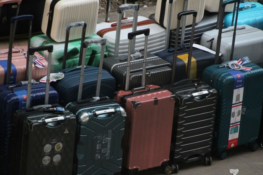 他人の荷物は預からない